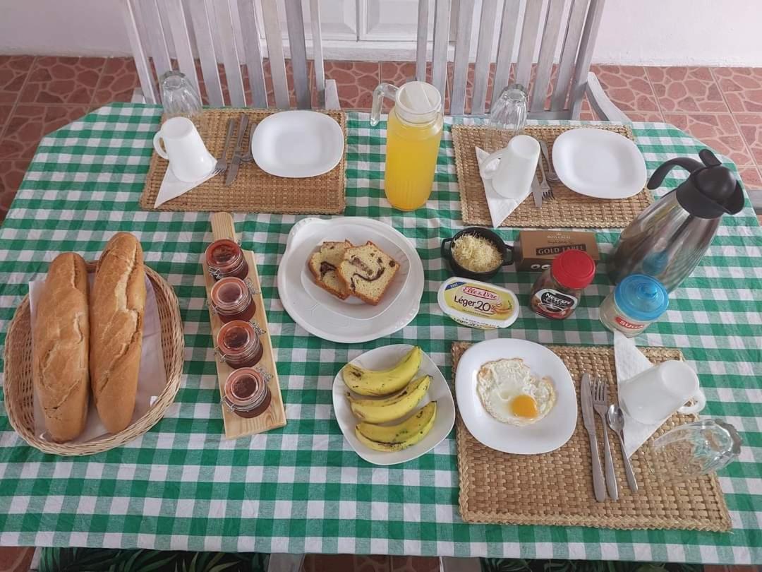 Ohana Guest House Port Mathurin 外观 照片